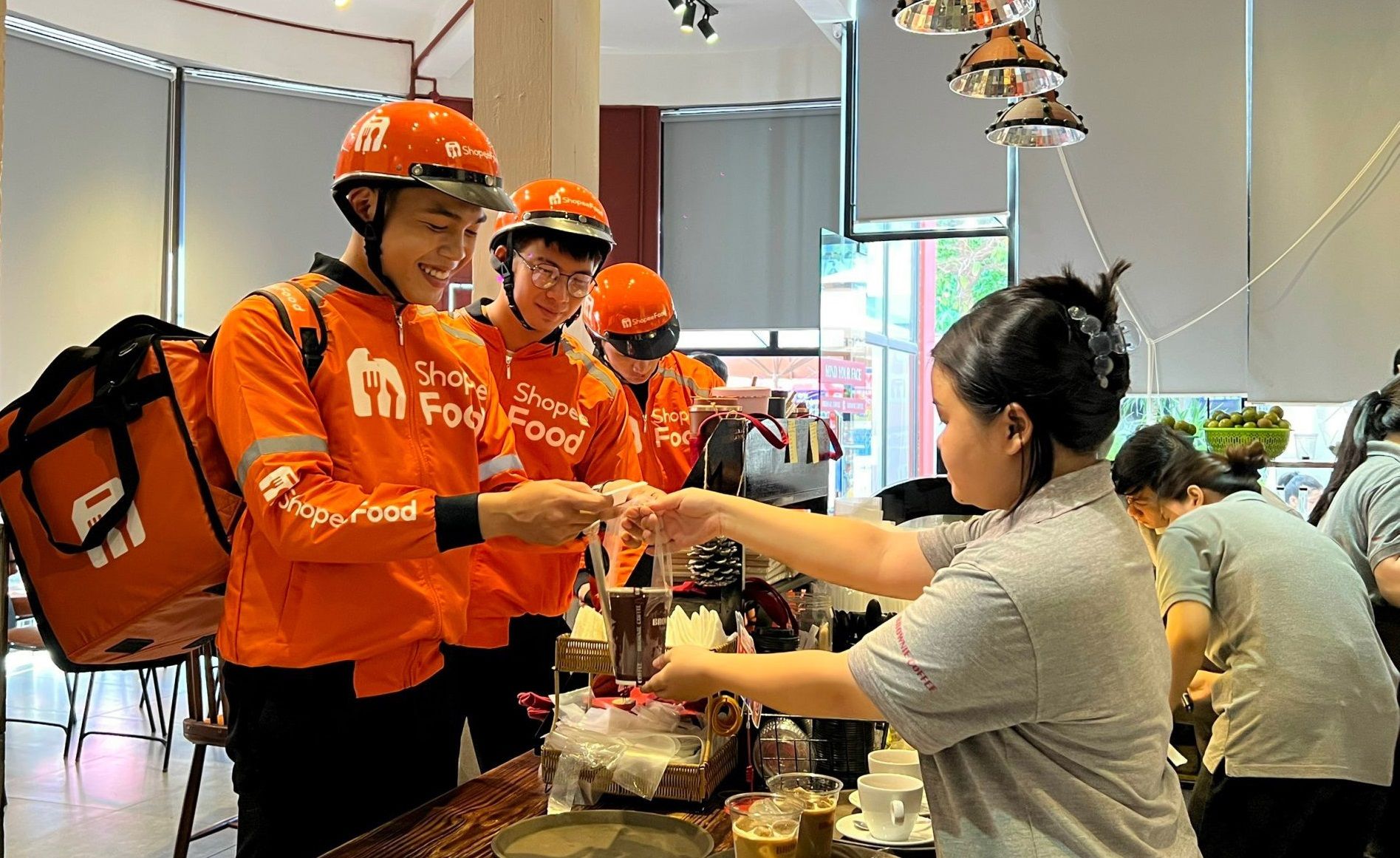 Phản hồi nhanh chóng và chuyên nghiệp các đánh giá của khách hàng